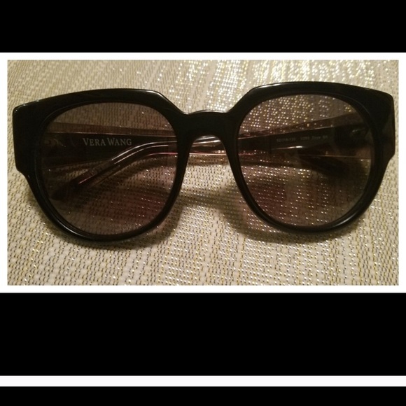 Vera Wang Accessories - ⤵️😎Vera Wang ZOYA V293 solid black sunglasses